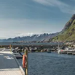 Seafront New In Lofoten Vakantiehuis Ballstad