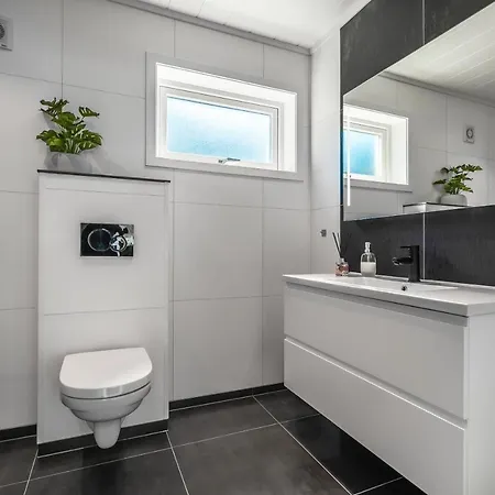 Seafront New In Lofoten Holiday home