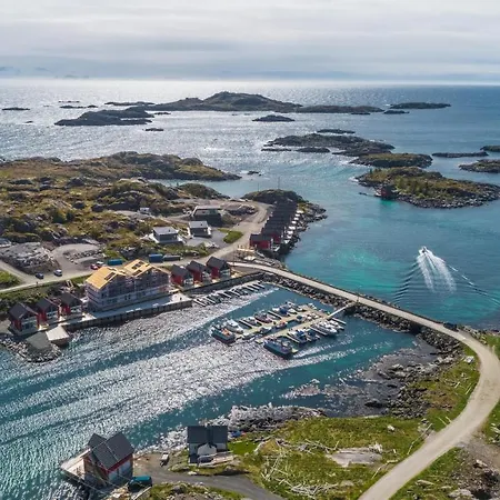 Seafront New In Lofoten 펜션 *