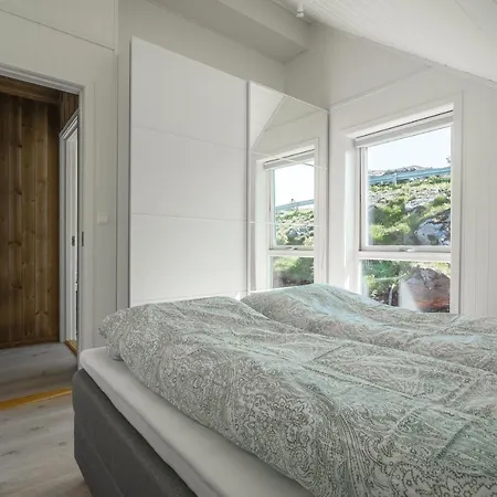Holiday home Seafront New In Lofoten